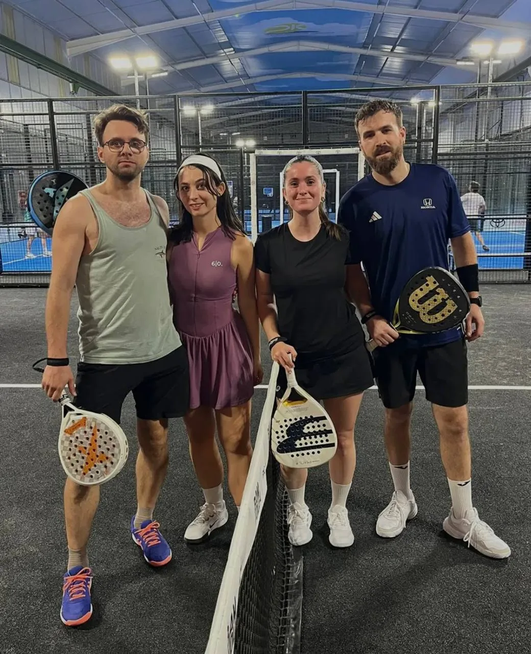 А я тут чемпионат по паделю выиграла 🙂 

Год играю, тренируюсь пару раз в неделю, соревнования кажд