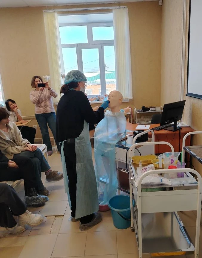 Девятиклассники Асиновского района побывали на профориентационной экскурсии в районной больнице.  Ре