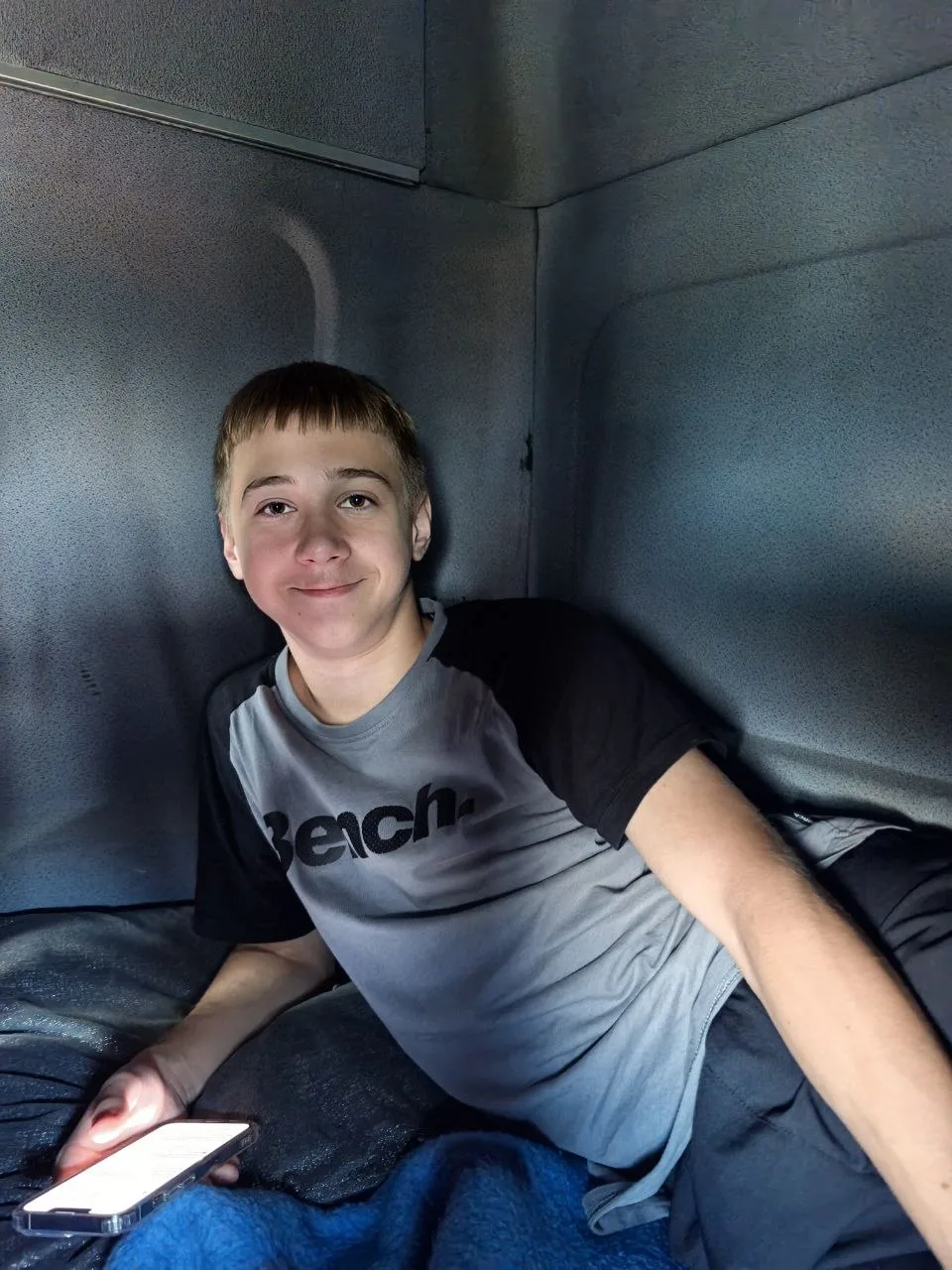 Пока сливаюсь, Даниель в спальнике отдыхает 🛌  😂