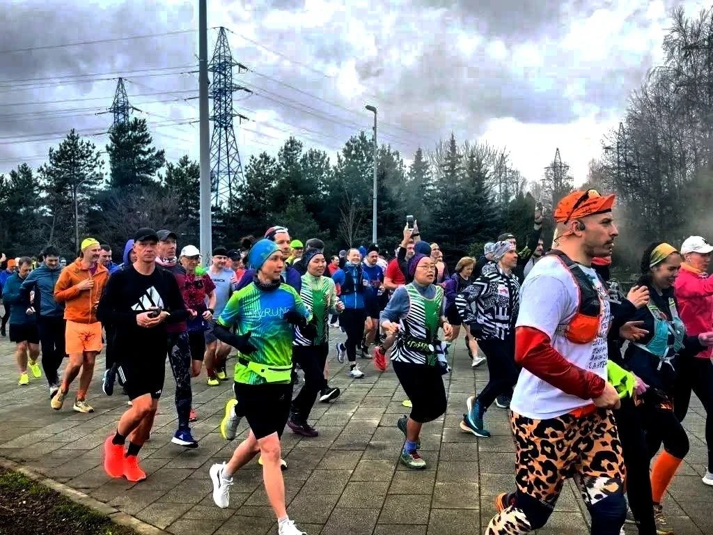 ❤️ В Марьино проходят бесплатные тренировки по бегу

В парке 850-летия Москвы жители района Марьино 