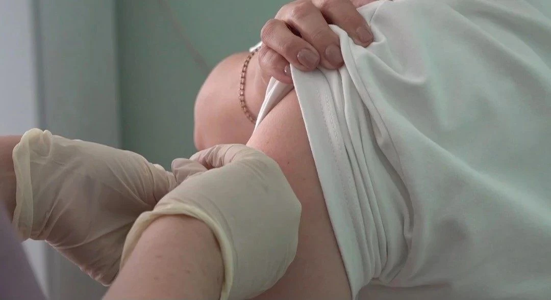 💉В Приамурье стартовала прививочная кампания против гриппа: поступило более 174 тысяч ...