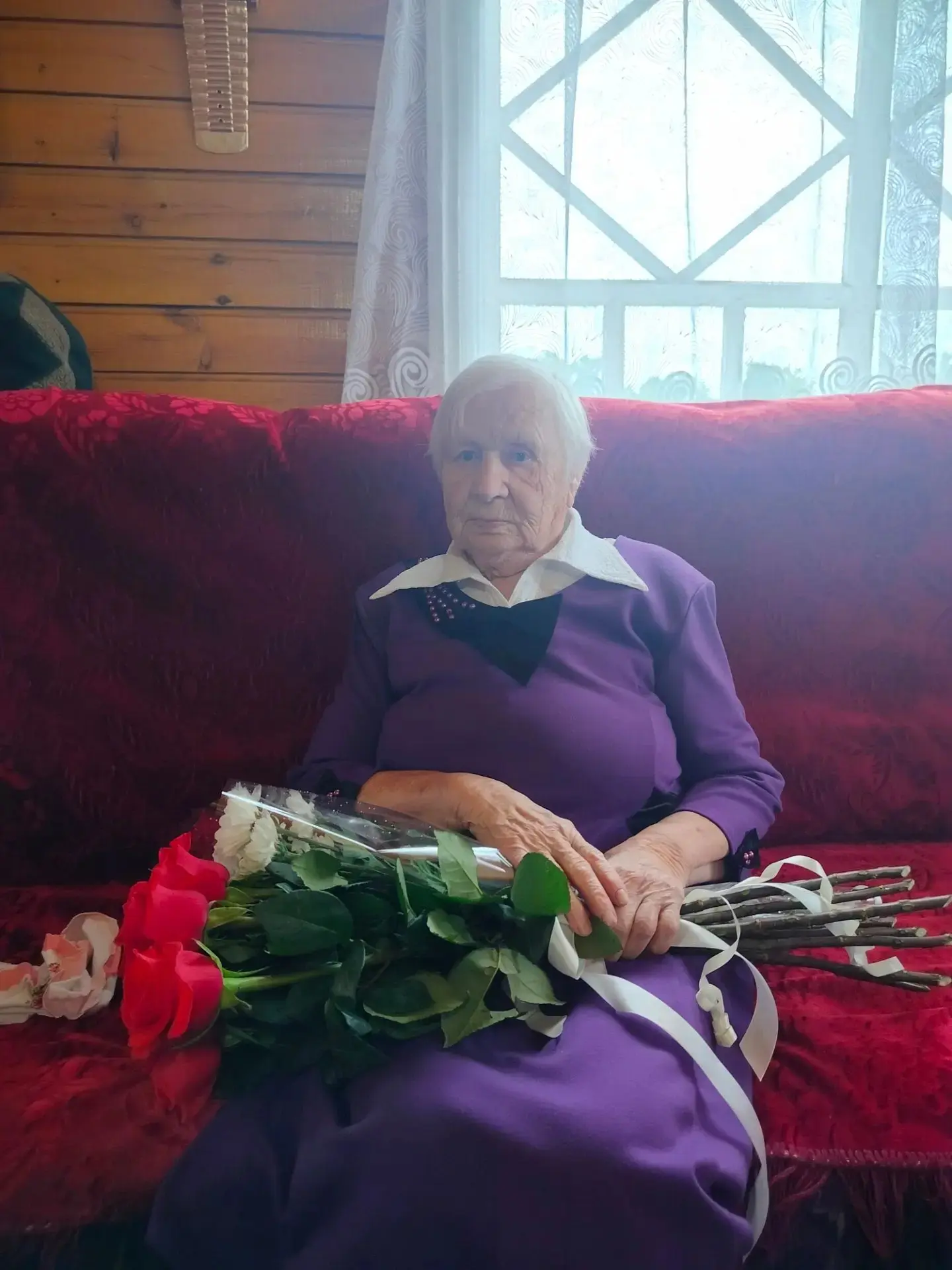 Вчера, 12 августа, отметила свой 90- летний юбилей жительница Солигалича Городкова Вера...