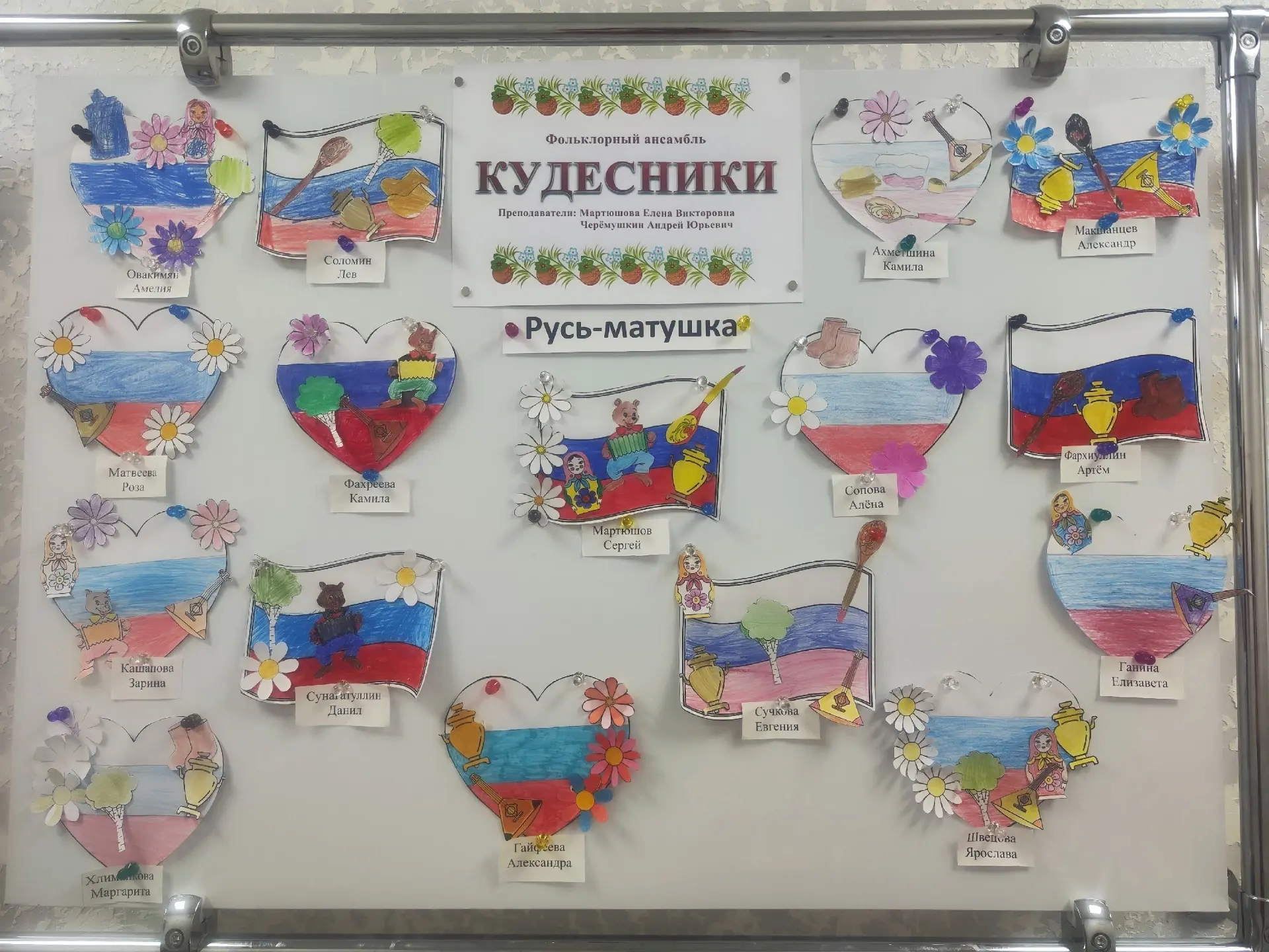 Добрые дела не всегда видны сразу. Иногда они живут в песне, которую поют бабушки. Иног...