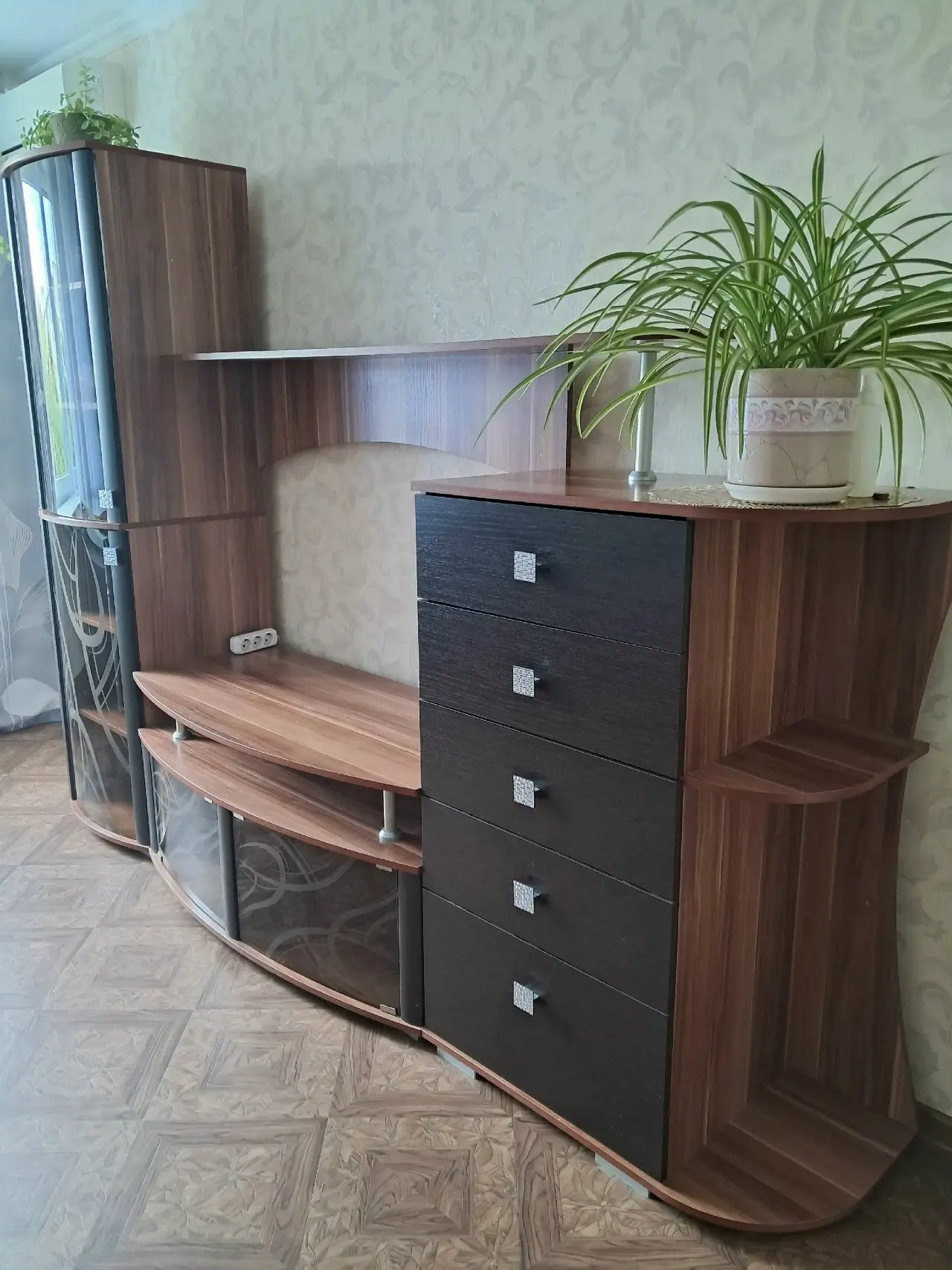 Продам стенку.
