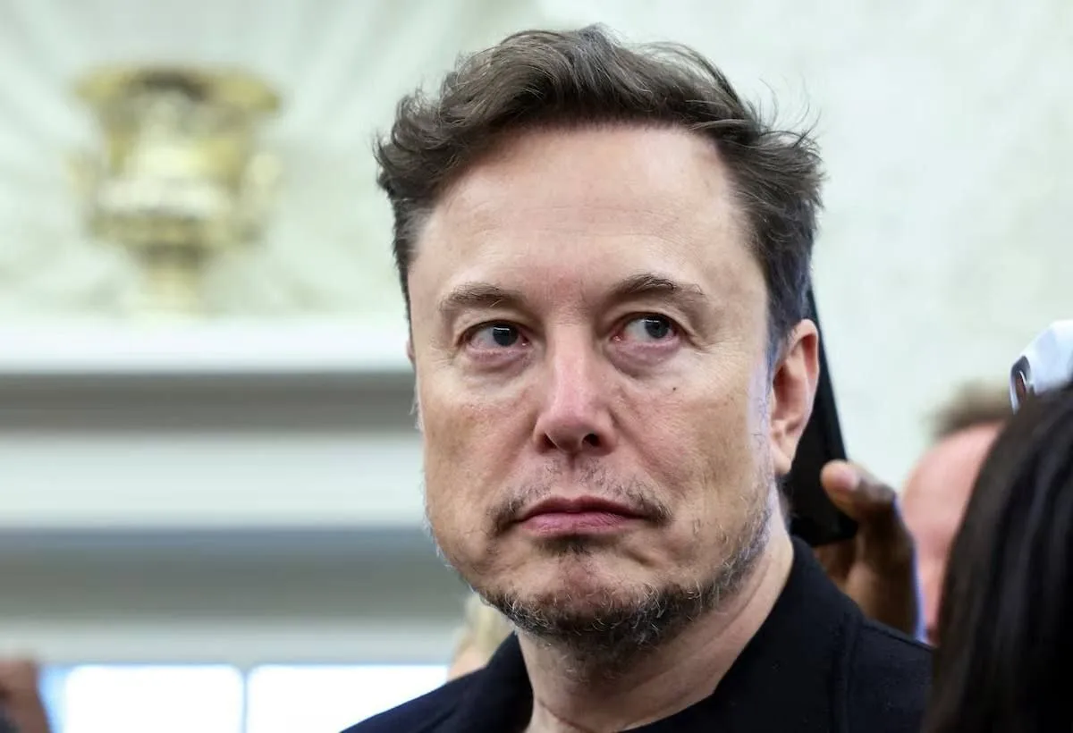 Илон Маск стал первым в мире долларовым триллионером после IPO SpaceX.

По данным Reuters, размещени