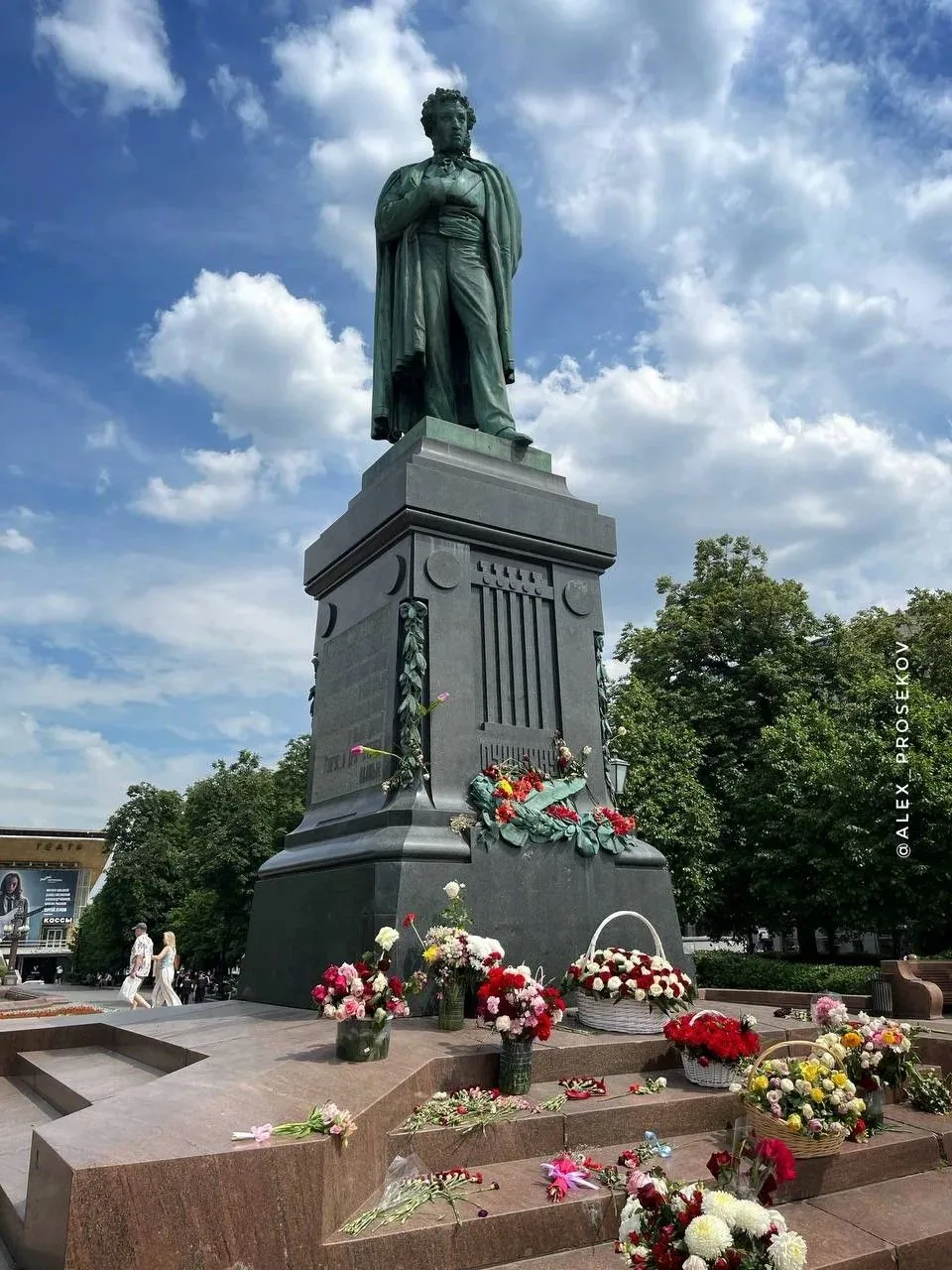 Пушкинская (ранее Страстная) площадь