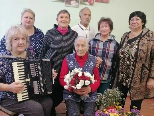В Истопском сельском Доме культуры прошла музыкально-литературная программа «Вам мудрос...