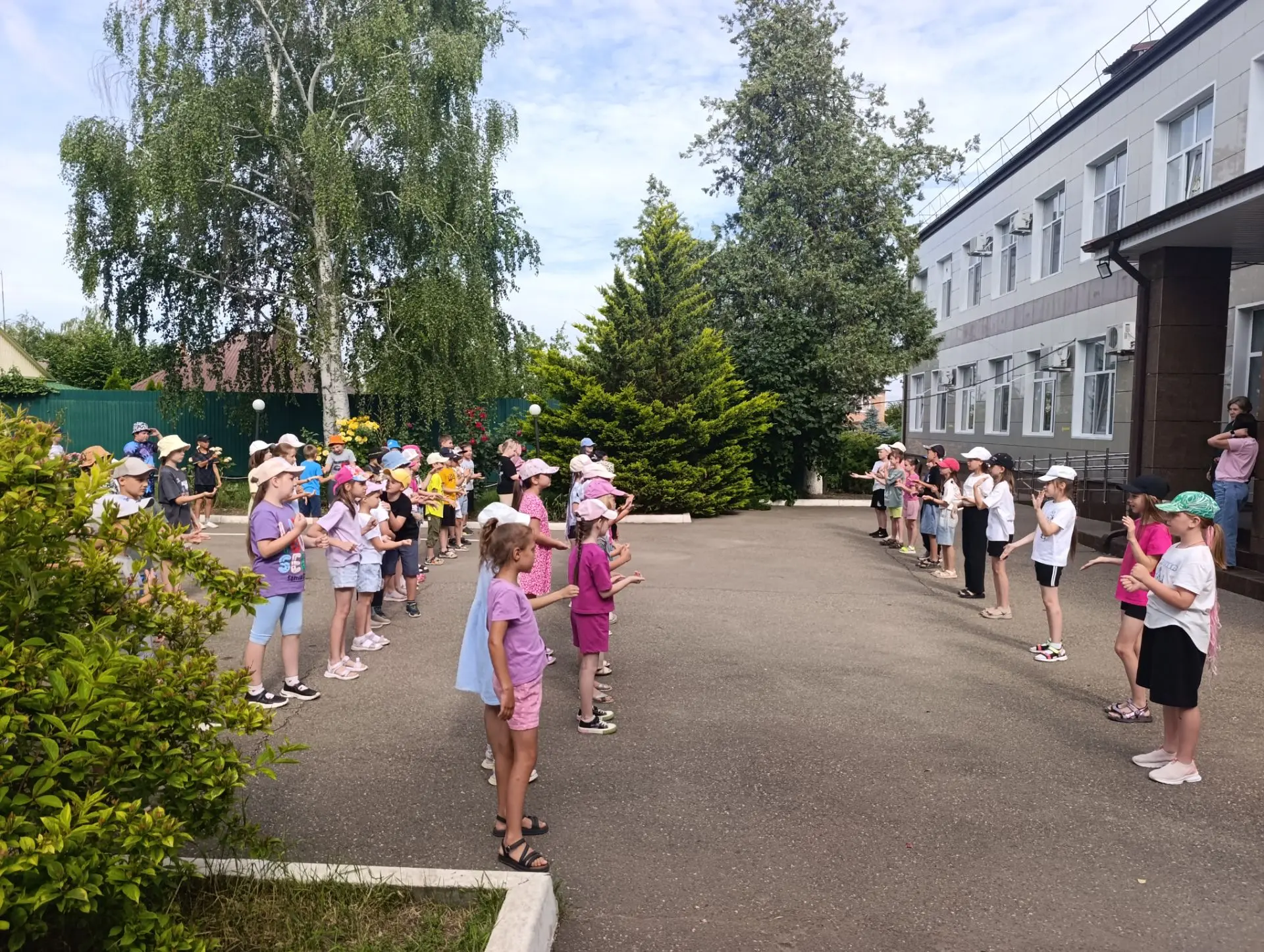 🌈 В ритме Первых!

✅Сегодняшний день в нашем пришкольном лагере «РАДУГА» выдался невероятно насыщен