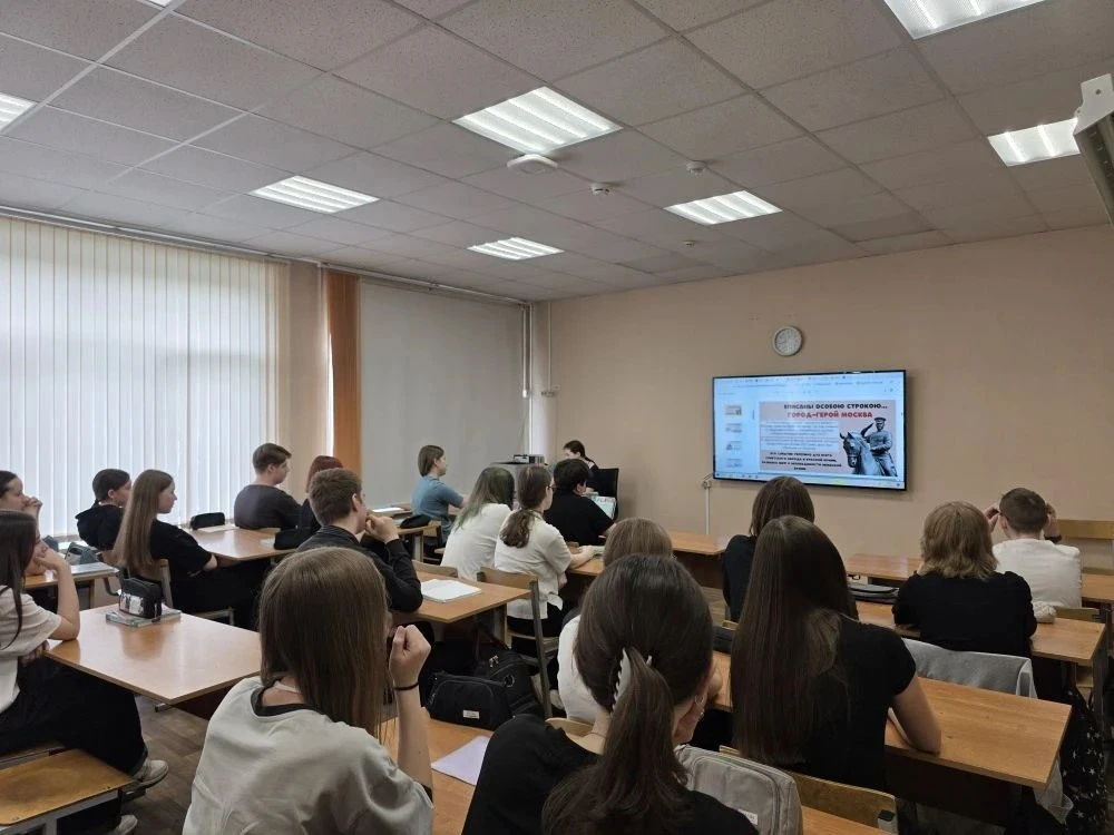 🕯️ Уроки Мужества: чтобы помнили, чтобы гордились  В нашей школе прошли занятия, посвящённые Дню Поб