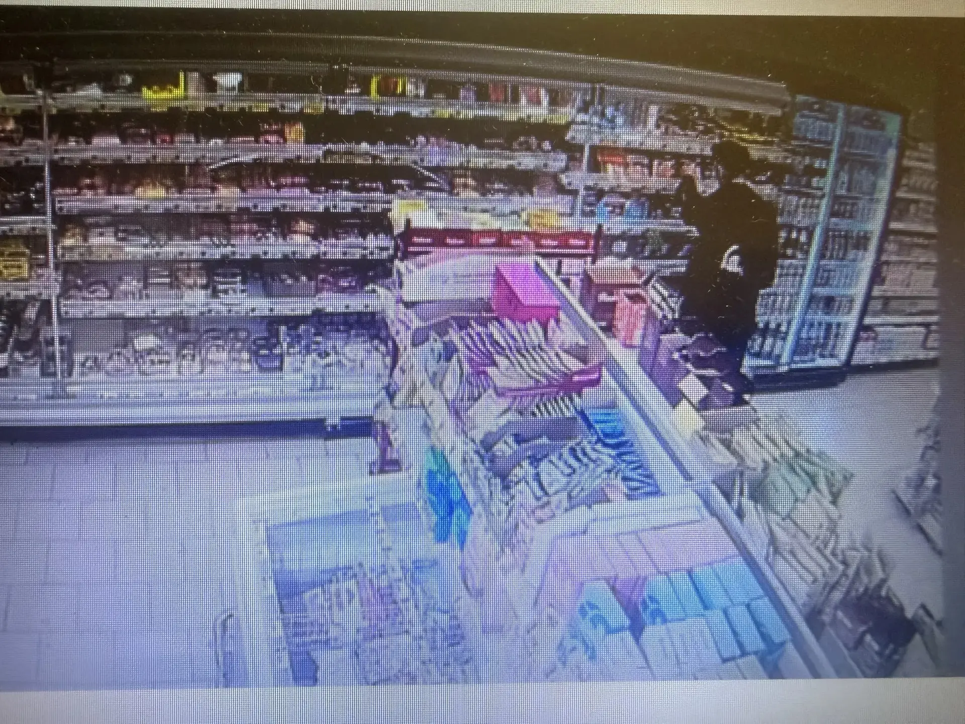 ❗️В Саранске мужчина пытался похитить восемь вакуумных упаковок рыбы из магазина    💢Отделом дознани