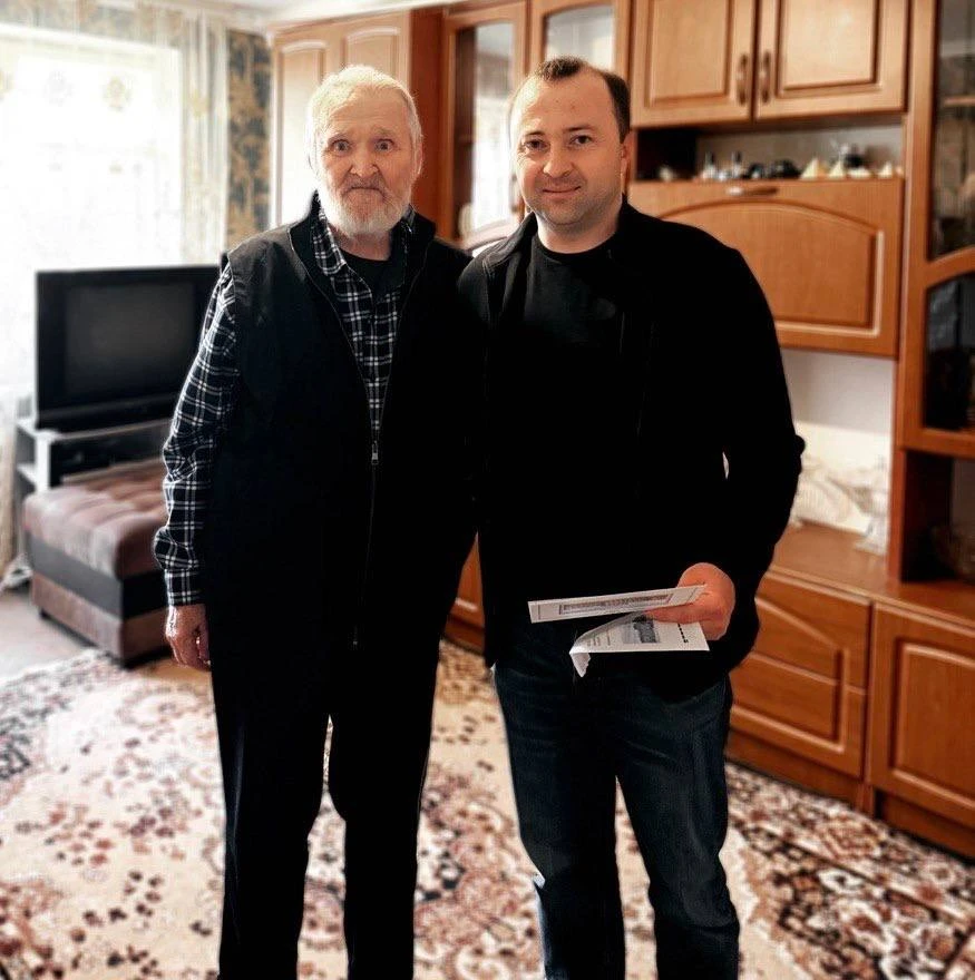 Депутат Народного Собрания Карачаево-Черкесии Али Кочкаров поздравил с 85-летием жителя блокадного Л