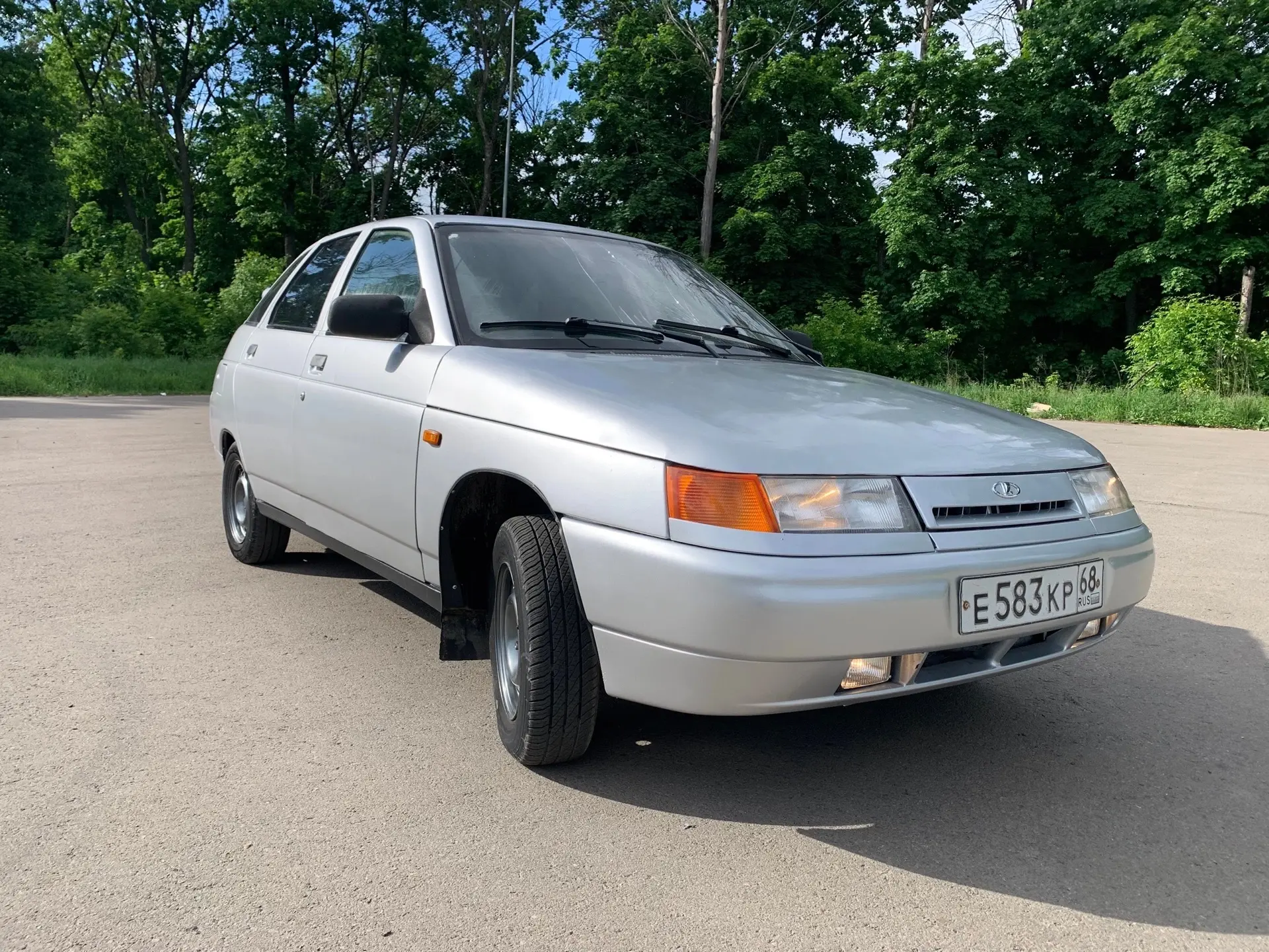 Продам Ваз 2112, 2004 года, 3 владельца, автотека зеленая, документы чистые, переварена...