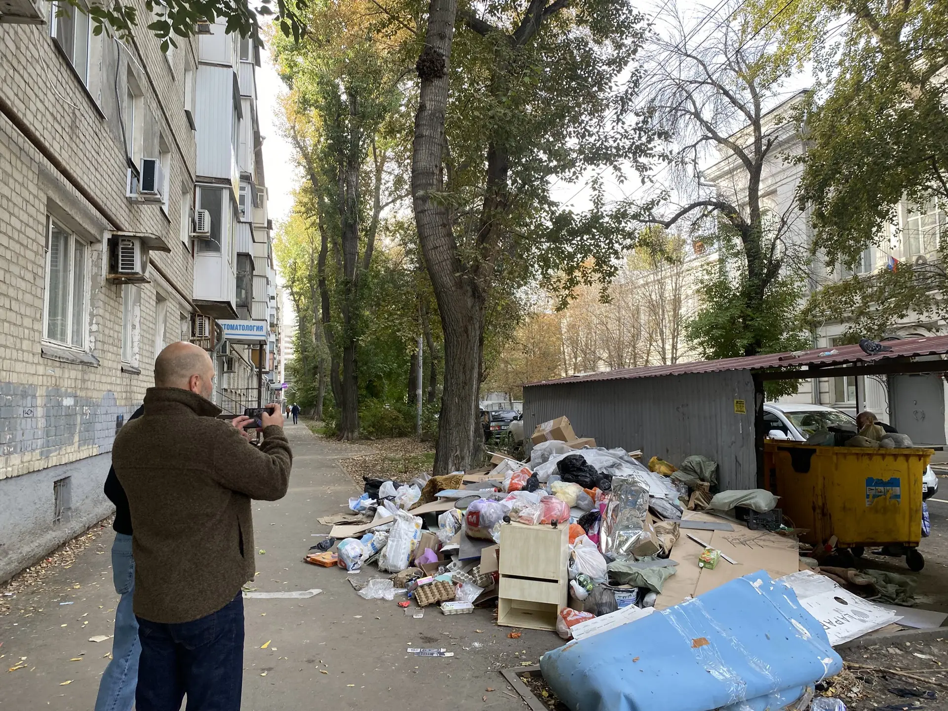 В Кировском районе продолжается контроль за состоянием контейнерных площадок