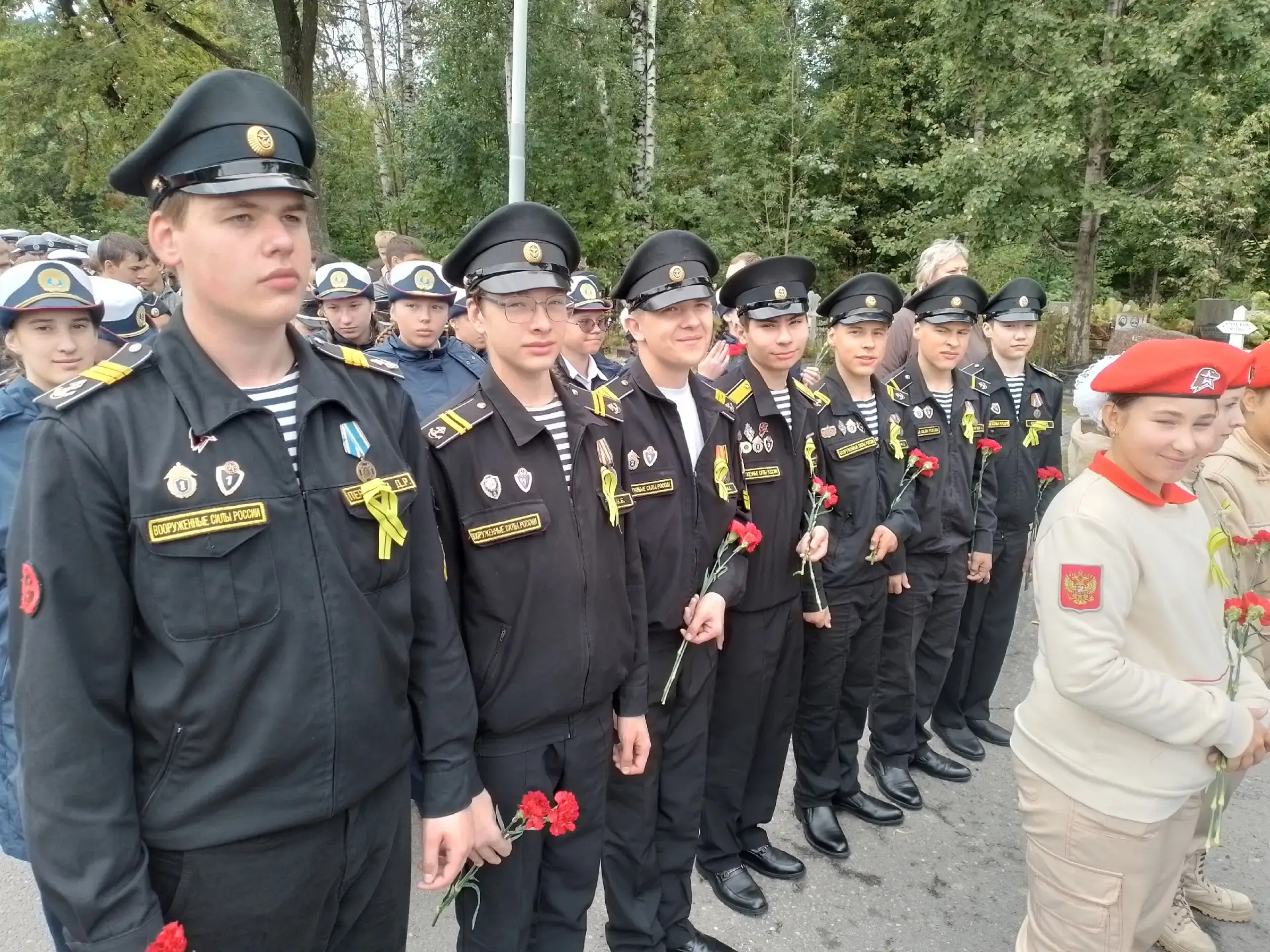 В День памяти жертв блокады Ленинграда на Серафимовском кладбище состоялась торжественн...