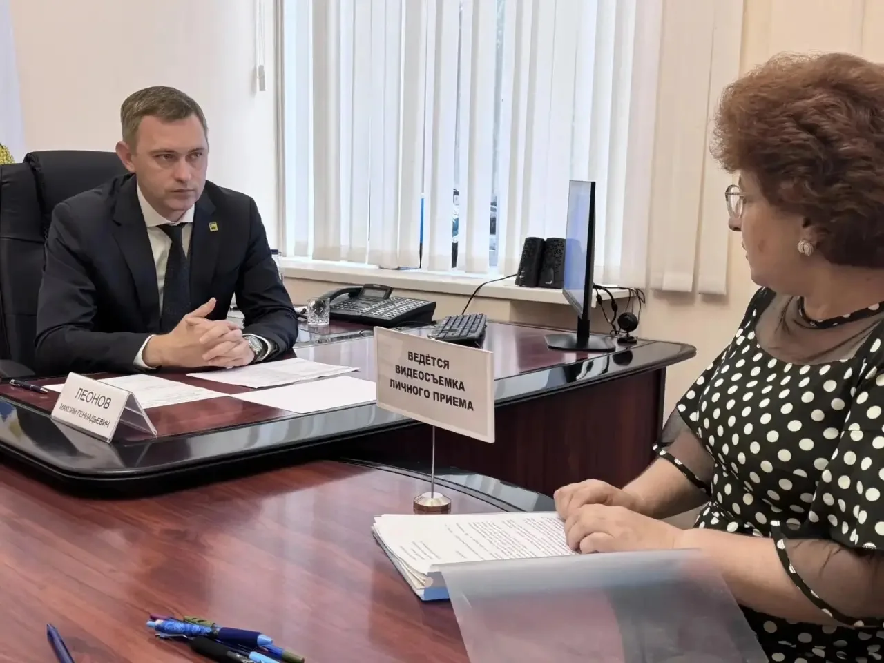 Вместе с заместителями и руководителями профильных комитетов провел личный прием граждан.

Сегодня п