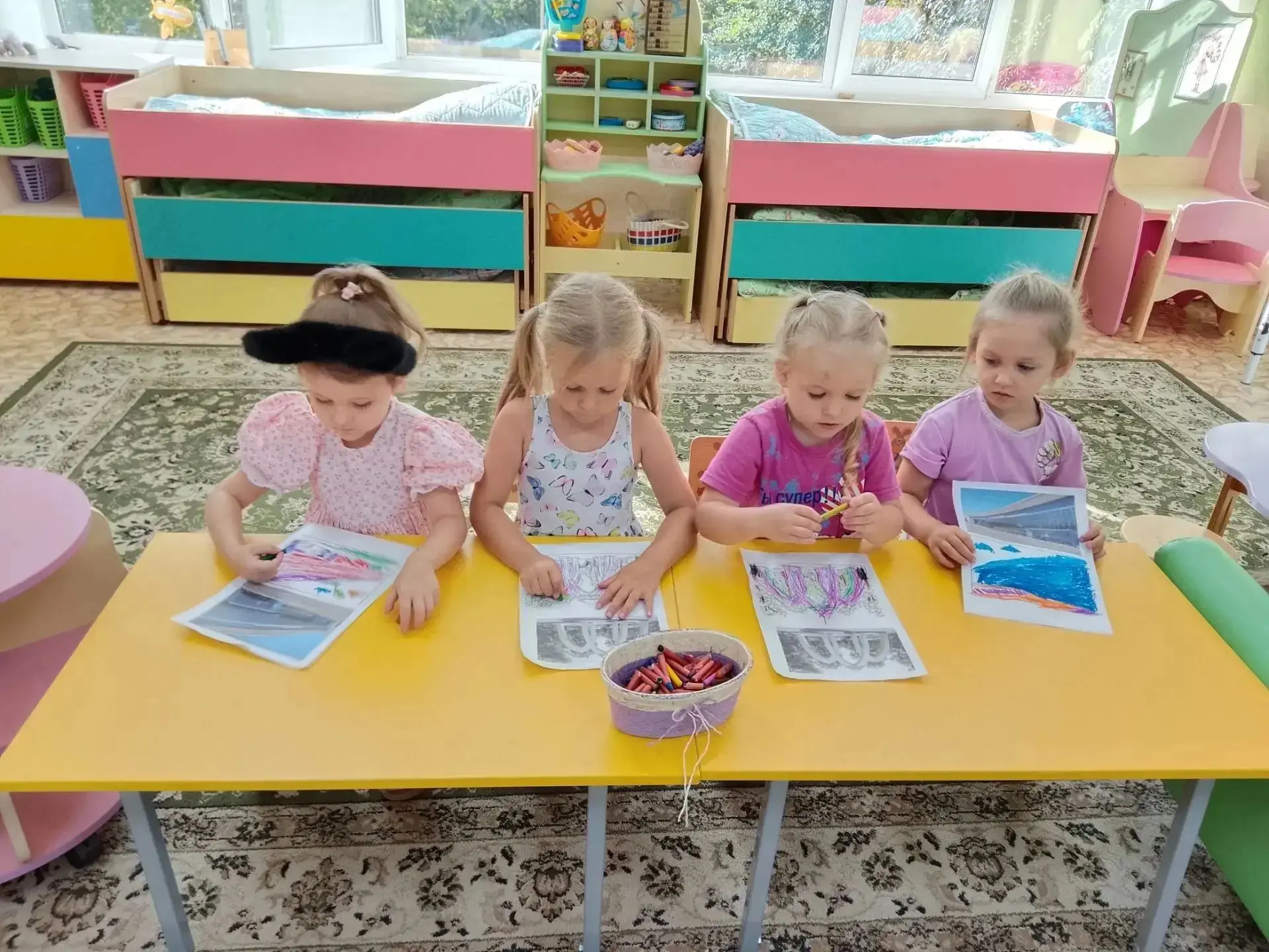 🎉 Группа «Весёлые и находчивые» поздравляет всех с Днём города и Днём шахтёра!