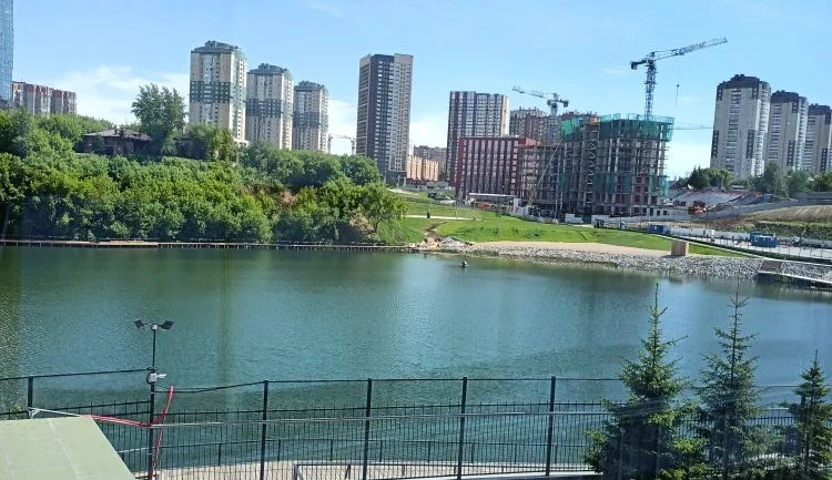 🌊 День защиты детей: разговор по душам  с видом на озеро

В честь Дня защиты детей мы решили поменя