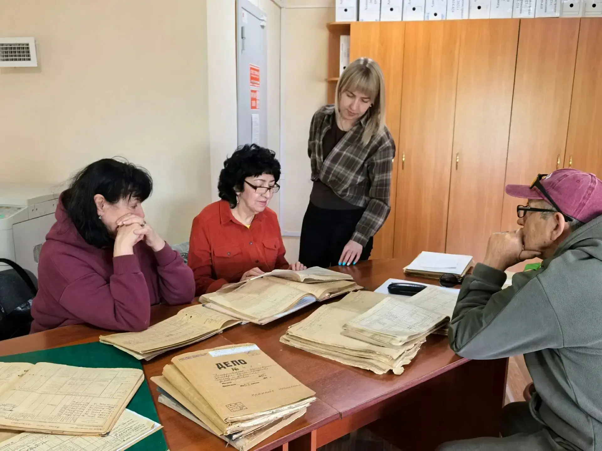Раньше каждый человек знал историю своего рода, и составление генеалогического древа бы...