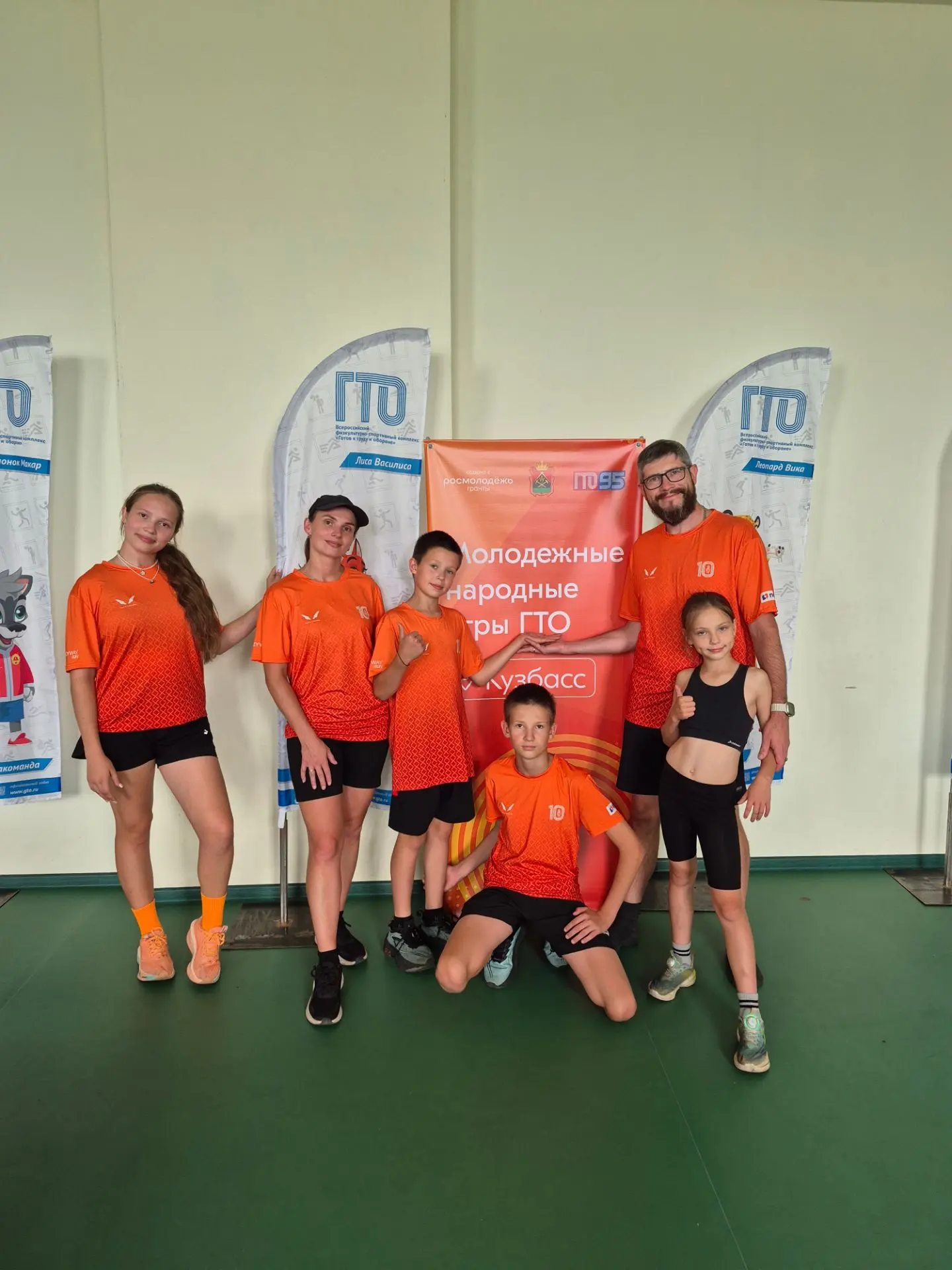 Спортивная и дружная семья Елизаровых выполнила нормативы комплекса ГТО!