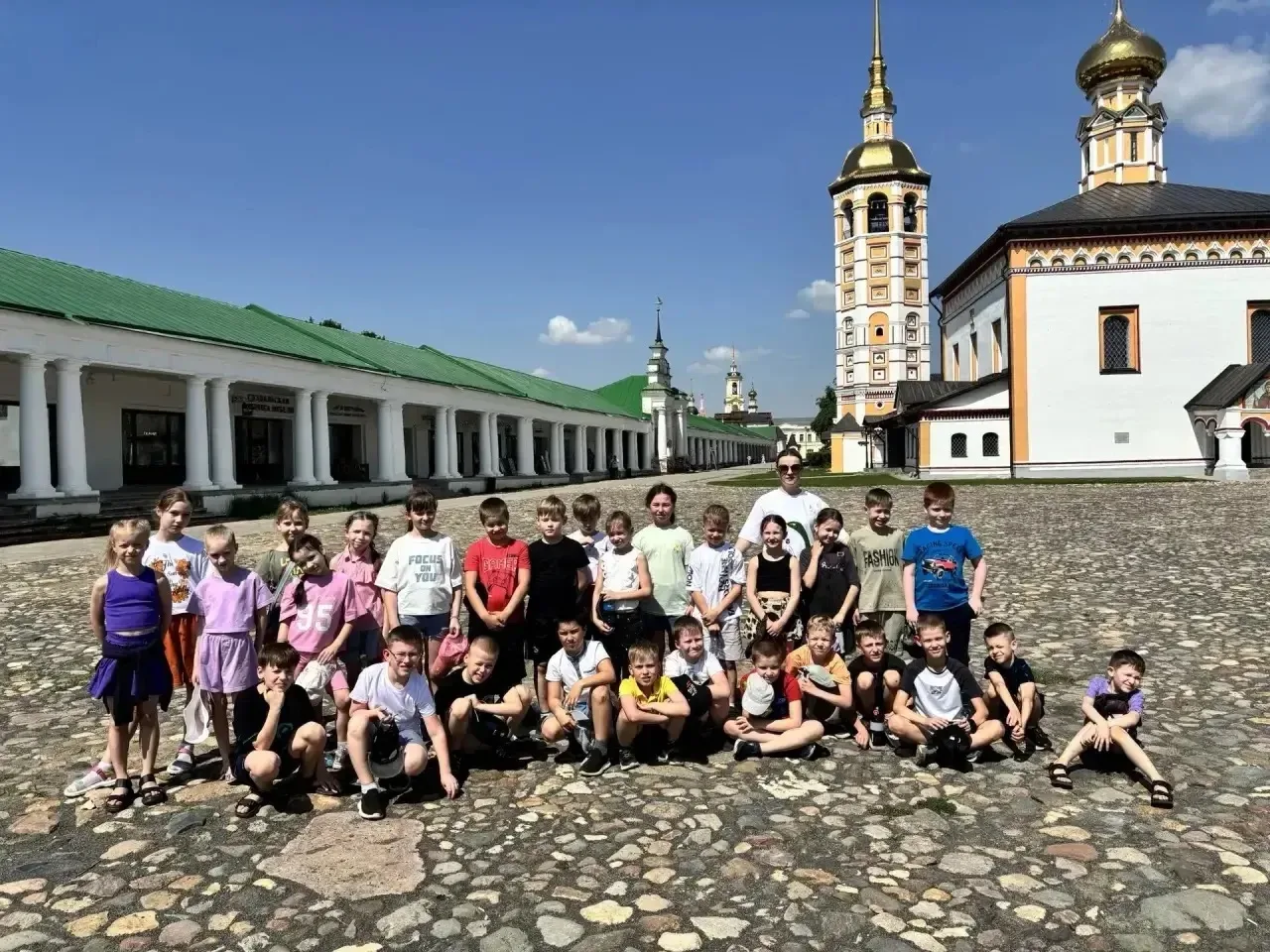 Вчера учащиеся 2А класса вместе с классным руководителем Родиной Надеждой Николаевной совершили обра