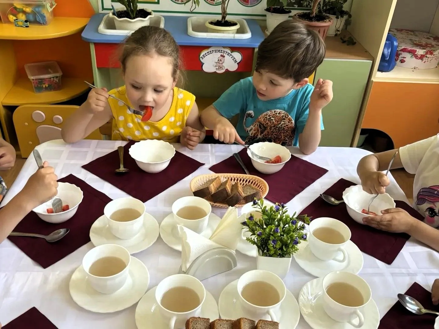 🍴С наступлением лета, с 1 июня, детский сад #203 перешел на обновлённое летнее сезонное меню! Это в