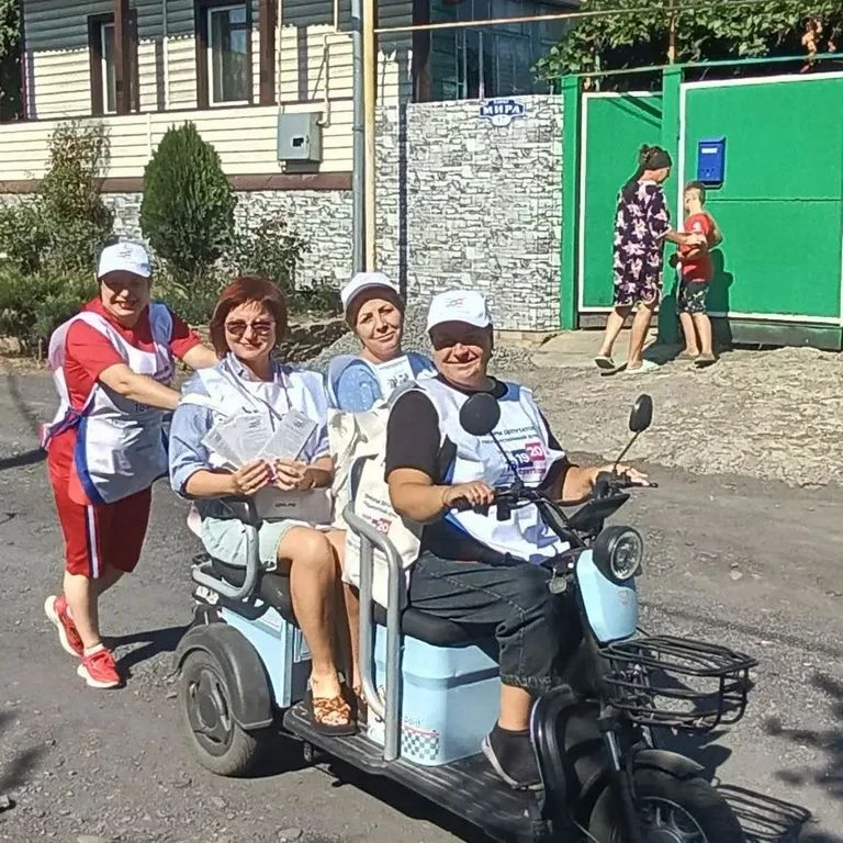 На железном коне — с заботой к каждому избирателю!
