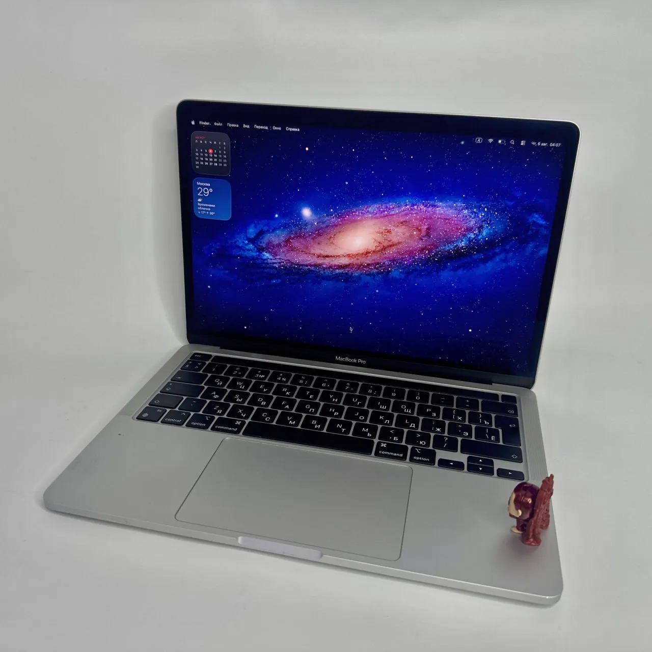 В аккурат к пятнице к нам на продажу приехал 13-дюймовый MacBook Pro на процессоре М1. ...