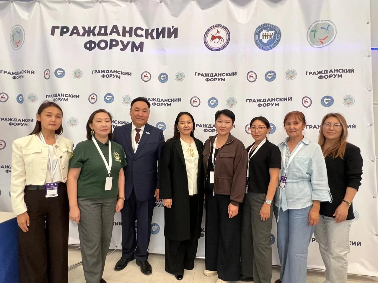 Нам улууһун делегацията Дьокуускайга буолбут Гражданскай форумҥа кыттыыны ылла