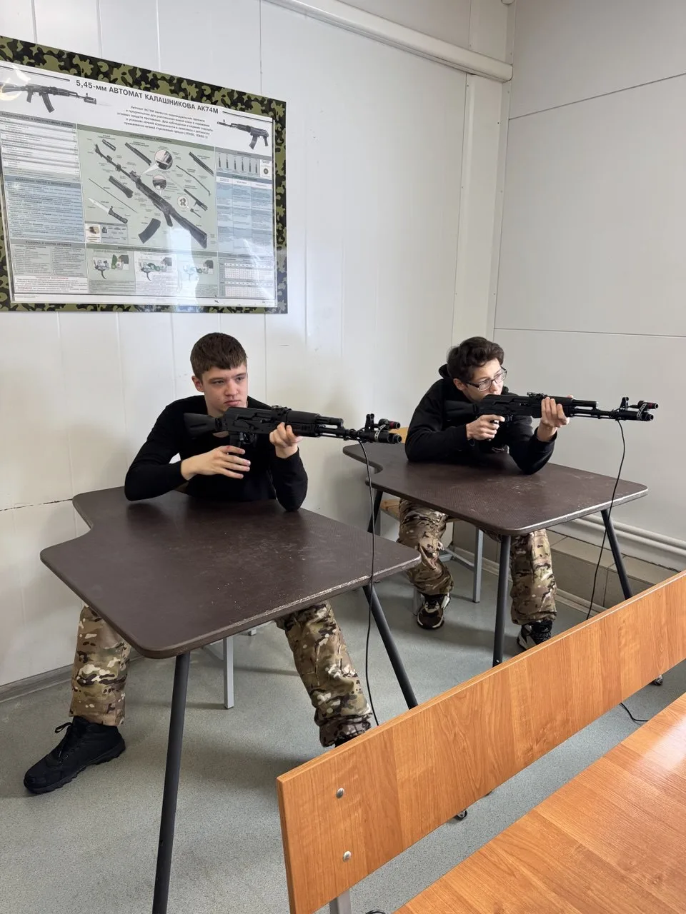 Выходные в учебном центре "Гвардеец" были очень насыщенными для наших десятиклассников. Ребята прохо