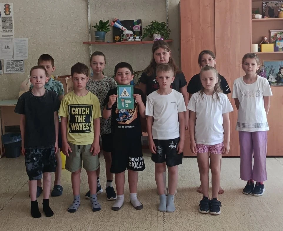 Седьмой день в пришкольном лагере "Чернореченской СШ" "Колосок". 
День начался с бодрой зарядки, пос
