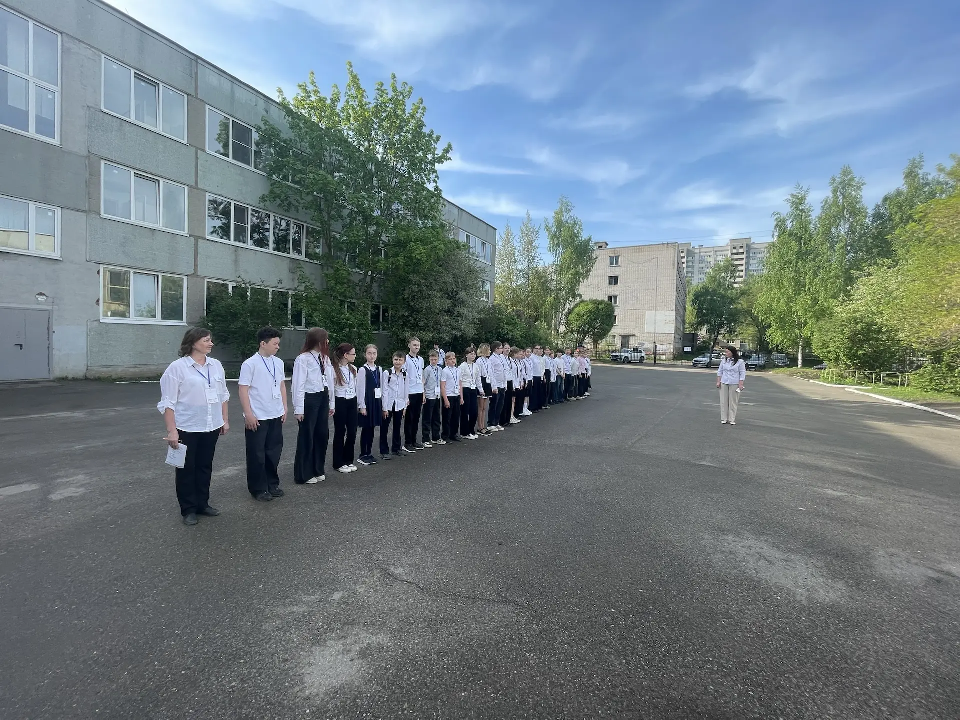 🇷🇺ТОРЖЕСТВЕННАЯ ЦЕРЕМОНИЯ ПОДНЯТИЯ ГОСУДАРСТВЕННОГО ФЛАГА РОССИИ 🇷🇺  Начинаем новую учебную неделю т