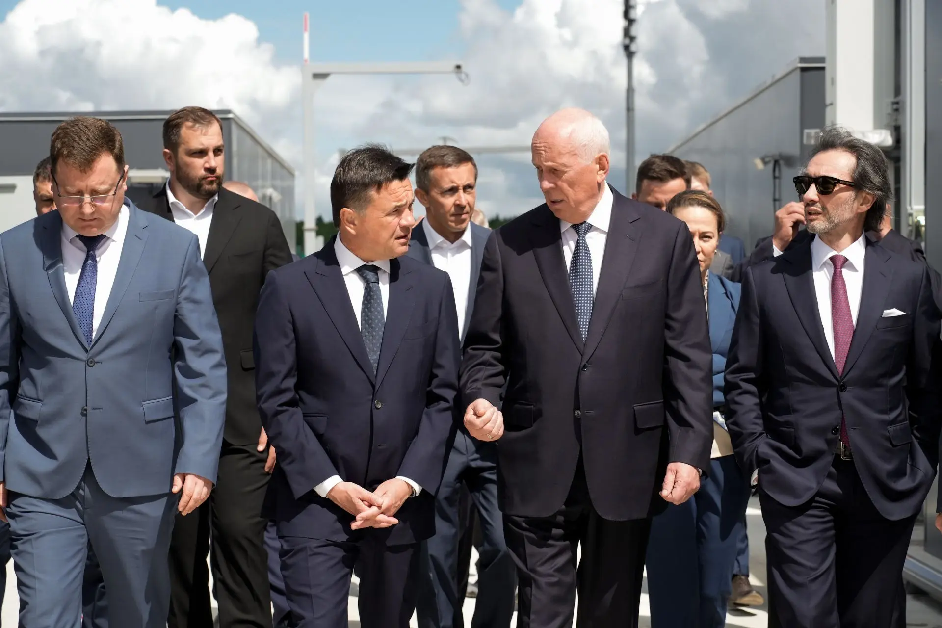 🚛 Ростех запустил портальный ИДК в Подмосковье.  Губернатор Московской области Андрей Воробьев и ген