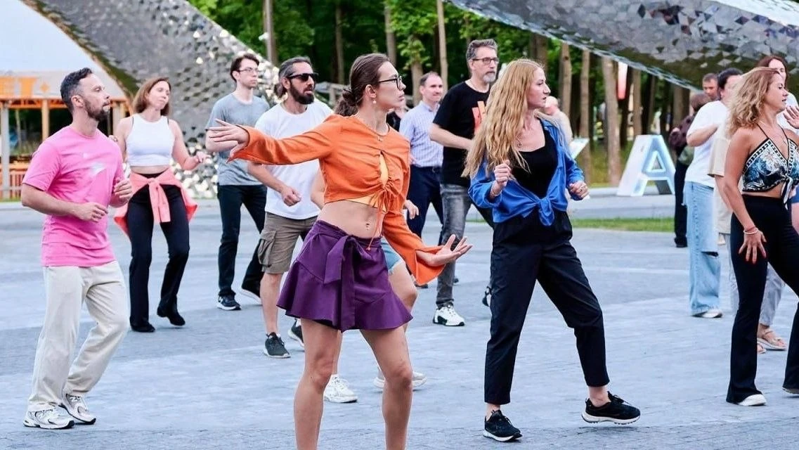 💃 На ВДНХ проходят бесплатные танцевальные вечера с бачатой.