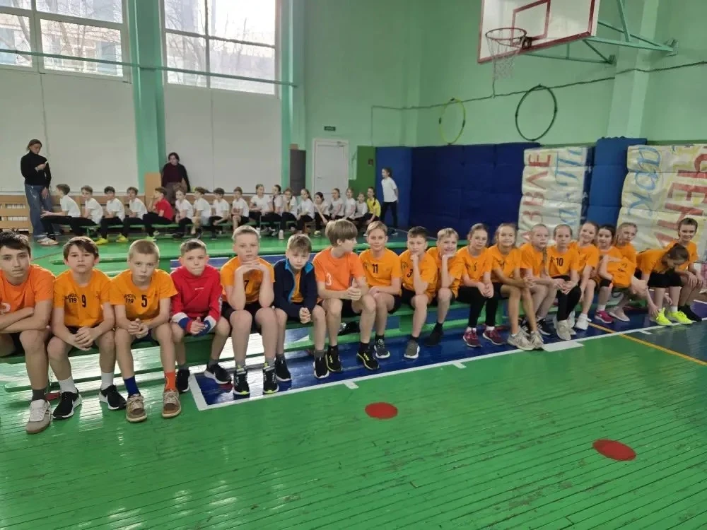 К стартам готовы! 💪🏆  Сегодня сборная 3–4 классов нашей школы приняла участие в районных соревновани