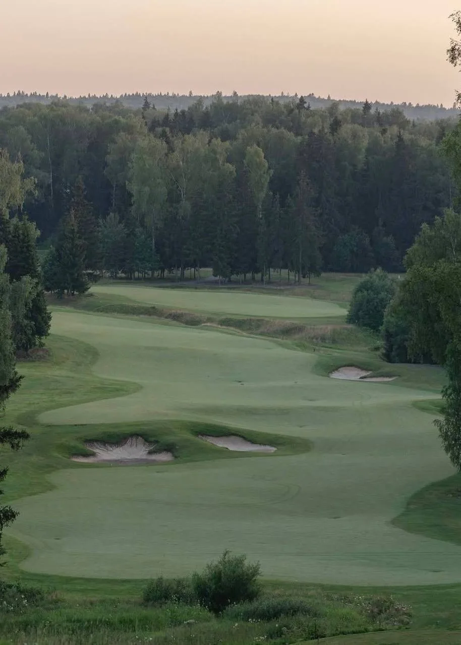 Дизайнерский гольф-резорт в Подмосковье 🏌️

«Гольф-отель» звучит как нишевая история с парковкой дл
