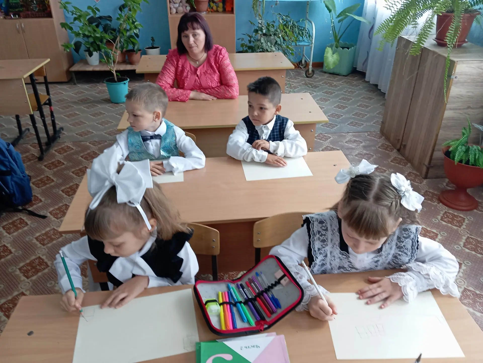 Сегодня, 1 сентября, в Лопатинской школе прошел первый в этом году урок «Разговоры о ва...