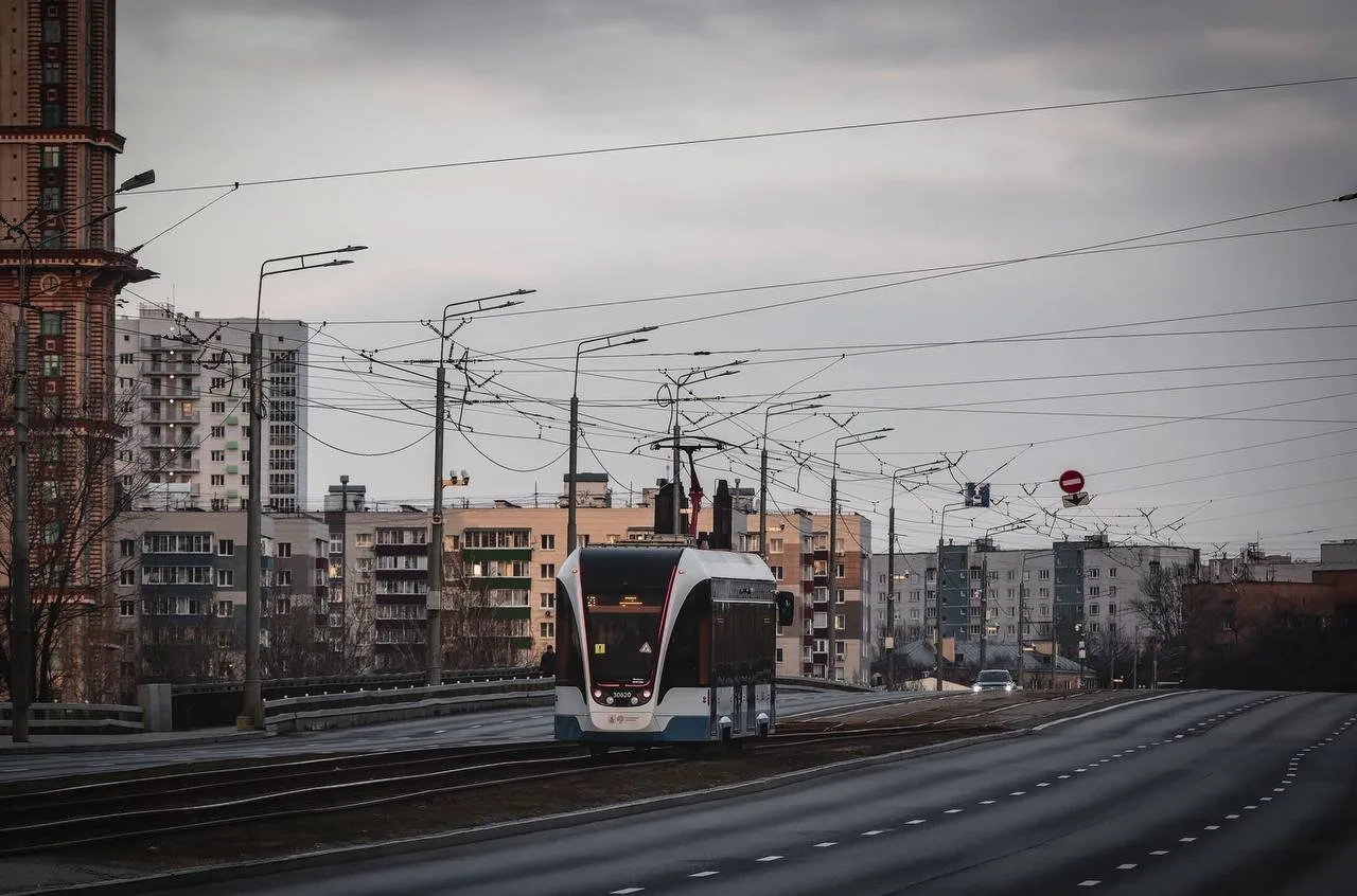 "Львёнок" на Строгинском мосту в марте этого года. Лайк с каждого, кто катался на таком 😏