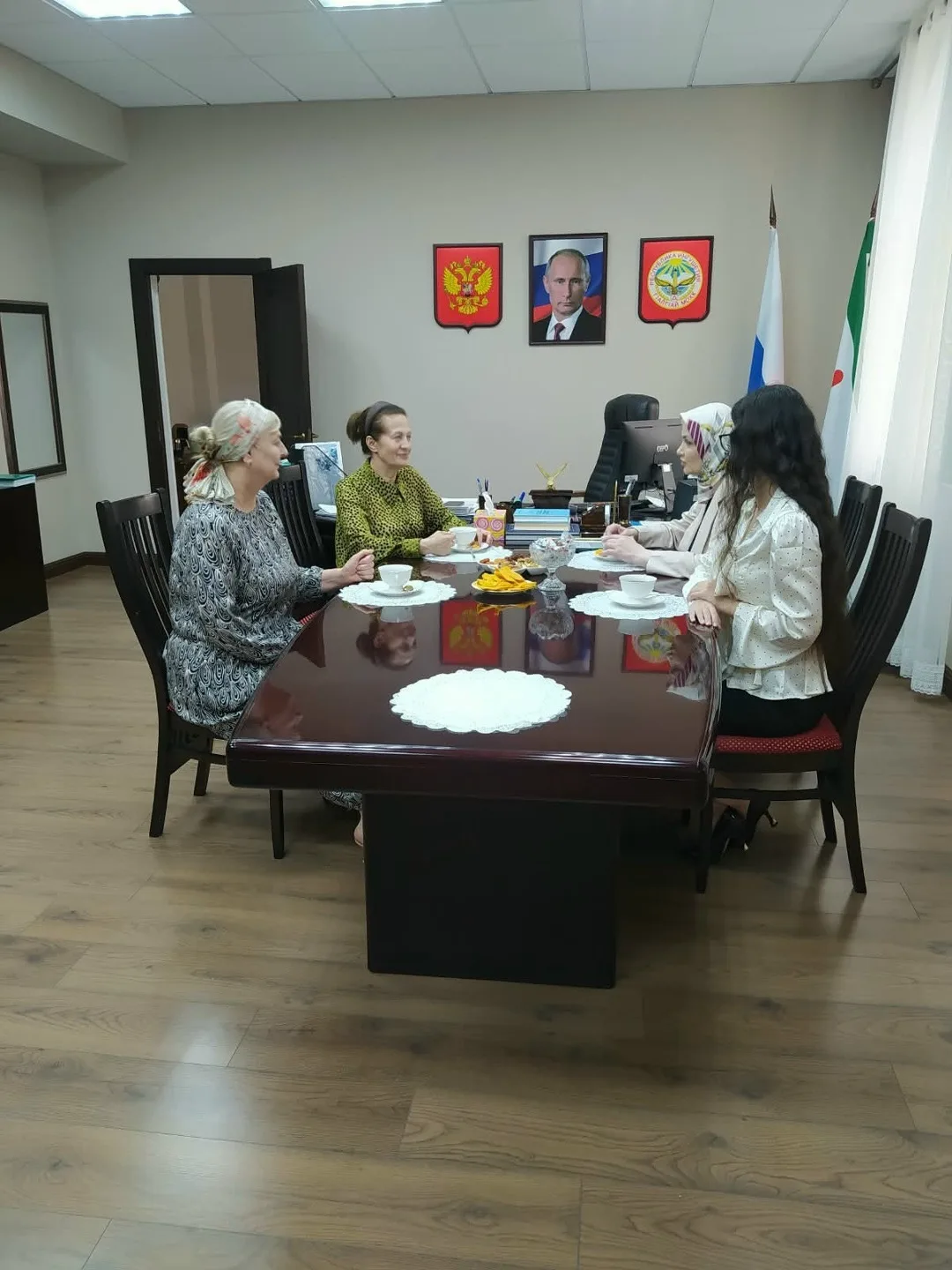🤝 Рабочая встреча: ректору ИнгГУ объявлена благодарность.