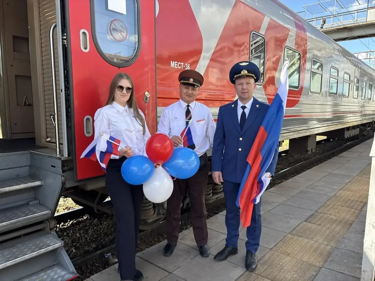 🇷🇺🚂На станции Сковородино прошла яркая патриотическая акция железнодорожников 

Железнодорожники 