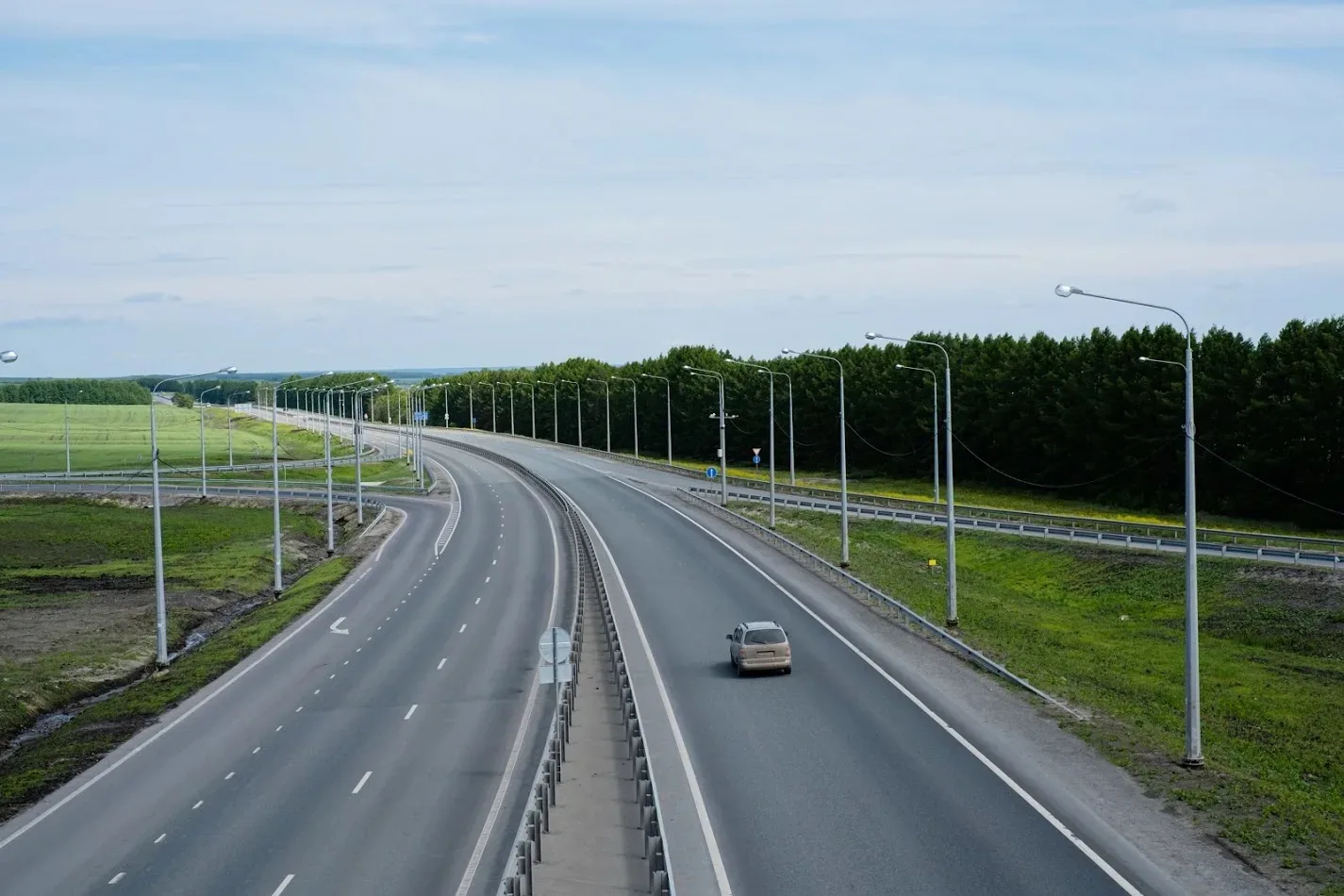 🛣️Трассу из Тюмени частично расширят до четырех полос — называем сроки