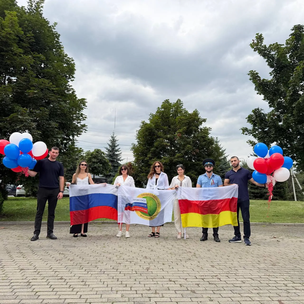 Сотрудники УФССП России по РСО-Алания присоединились к всероссийской акции #ПоднятьФлаг