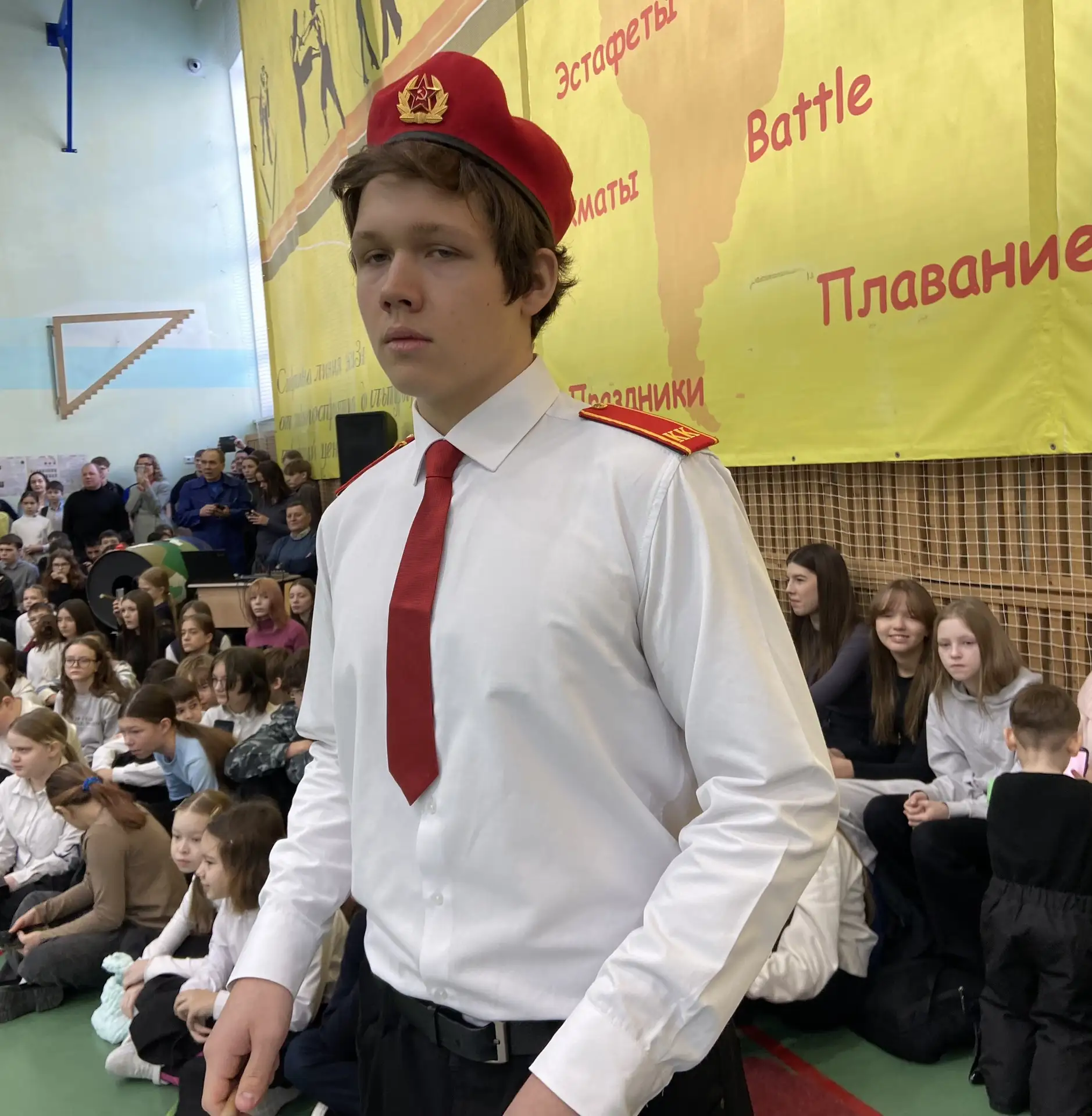 9 классы как на подбор! Уже по-настоящему. И зрители в охотку!