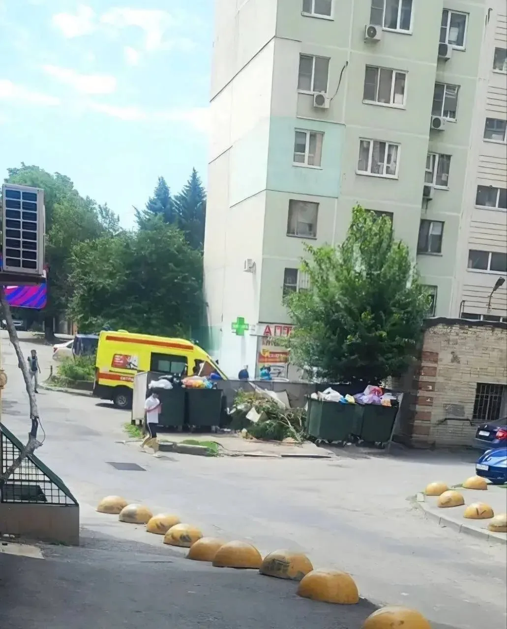 В Ростове сегодня погиб двухлетний ребенок, выпав из окна😥