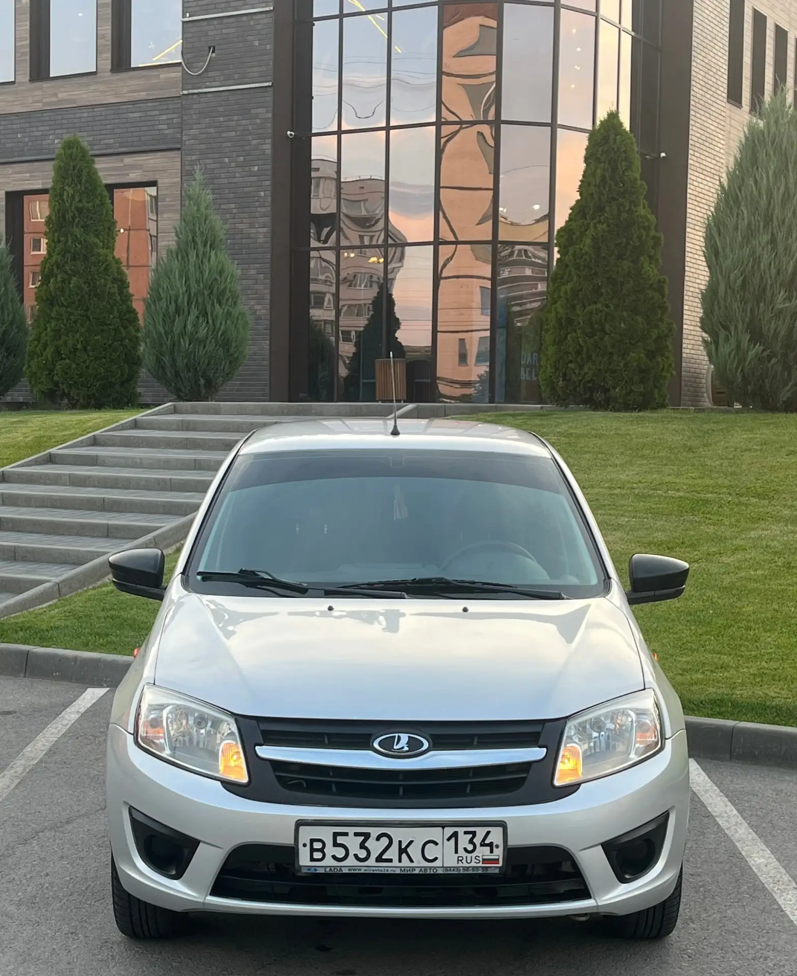 2015 год 
1 хоз 
Пробег 80 тыс км 
2 стеклоподъемника 
Эур Кондер 
Автозапуск 
Остекление все завод 
