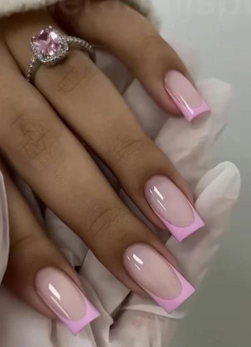 Какой маникюр выбрать
🖤 с чёрным
❤️ с розовым
🔥 оба варианта хорошие