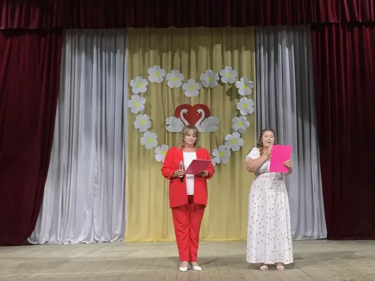 🌼✨В Бесскорбненском культурно-досуговом центре была проведена концертная программа «Семья, согретая