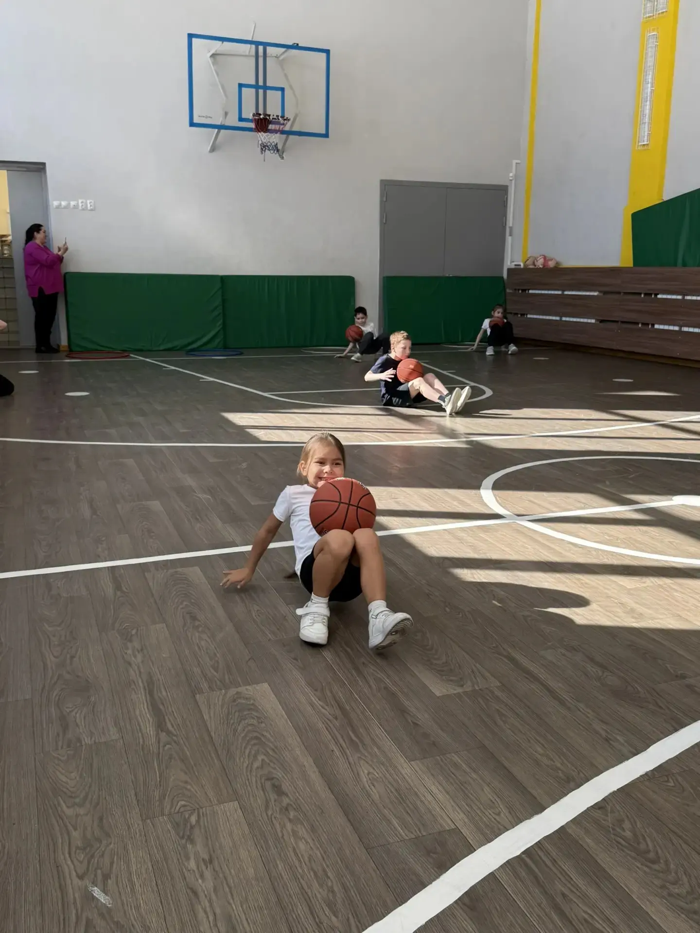 Неделя здоровья в нашей школе!  Сегодня уже третий день замечательной недели здоровья, и первоклассн