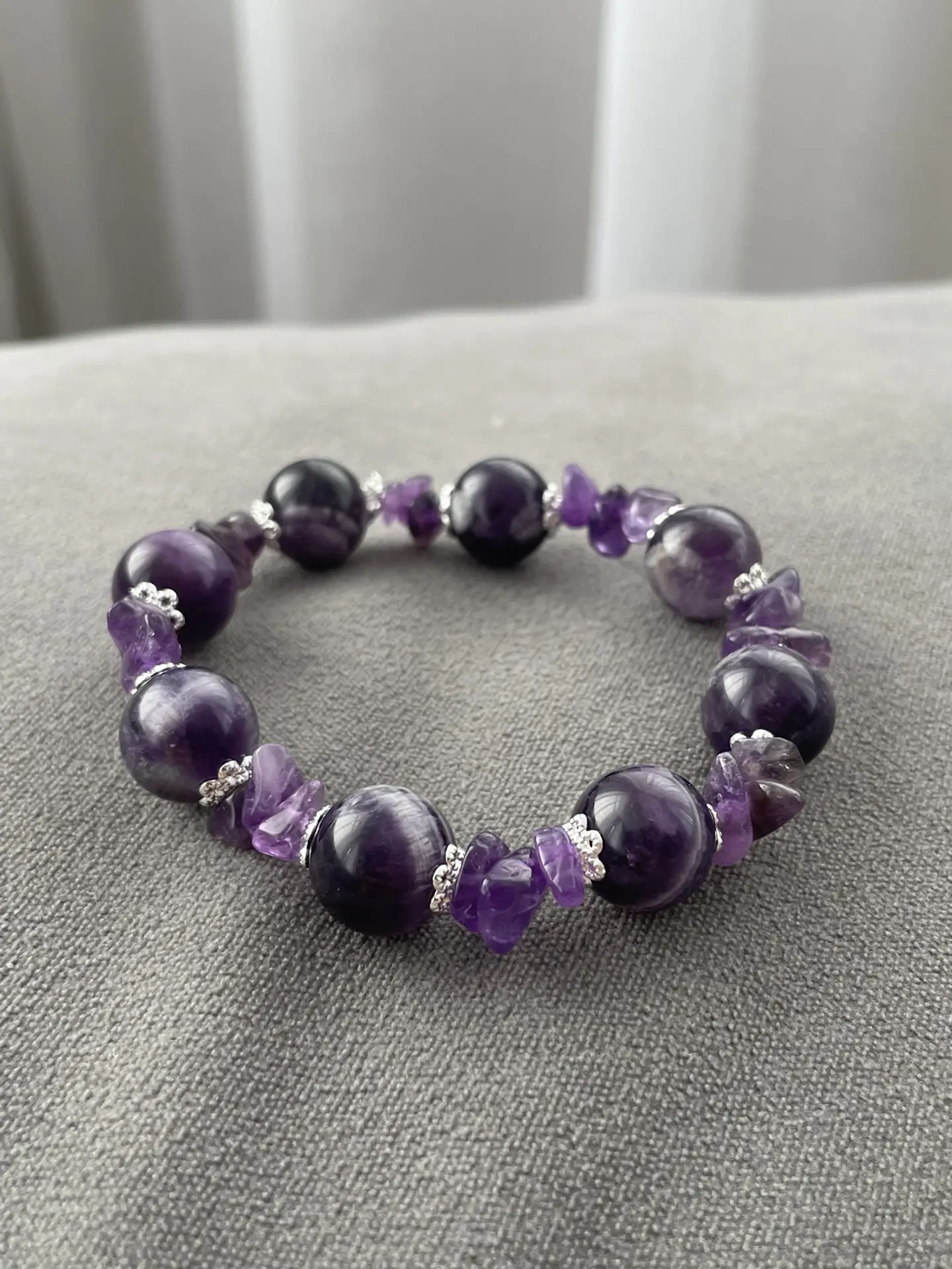 💜💜 Браслет из аметиста 
💰 Цена - 900 рублей 

✨ Прочная силиконовая резинка
✨ Качественная фурнит