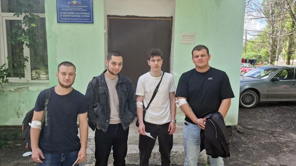 💪Вместе мы сильнее: студенты‑волонтёры сдали кровь для пострадавших