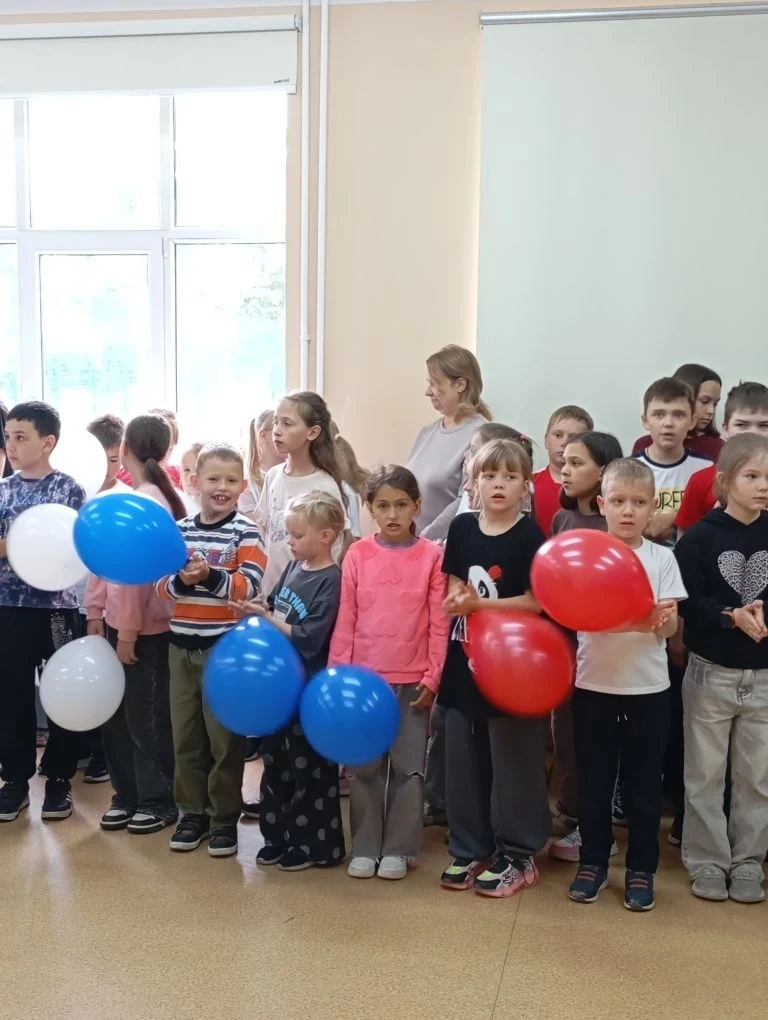 🇷🇺 День России в нашем лагере: как это было! 🇷🇺

💥Сегодня в нашем лагере МБОУ "СОШ №1" г. Гурье